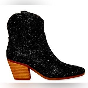 Betsey Johnson
Emory Rhinestone Western Boot woman’s 6.5 NEW